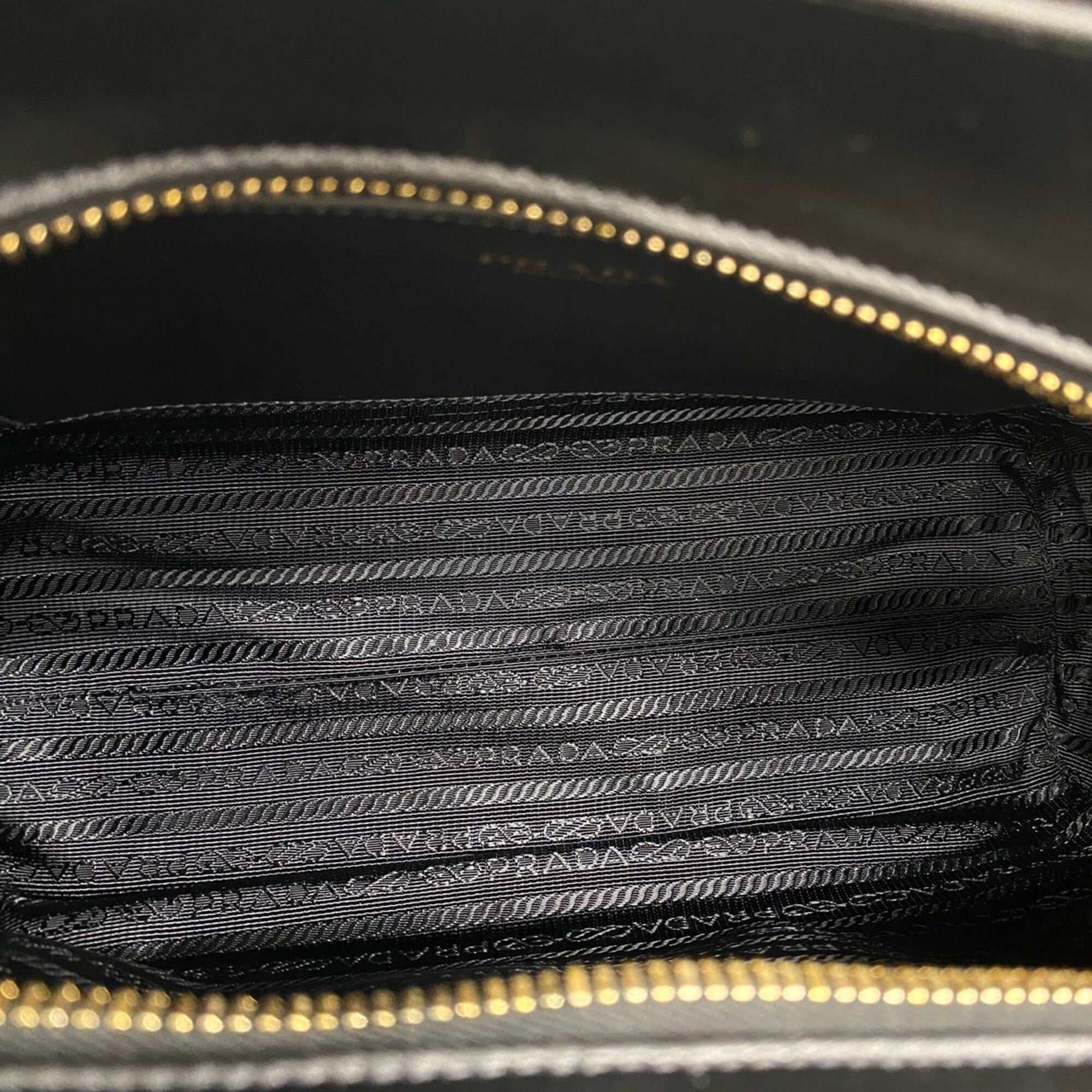 Prada Black Leather Handbag Shoulder Bag Tote Bag (Pre-Owned)