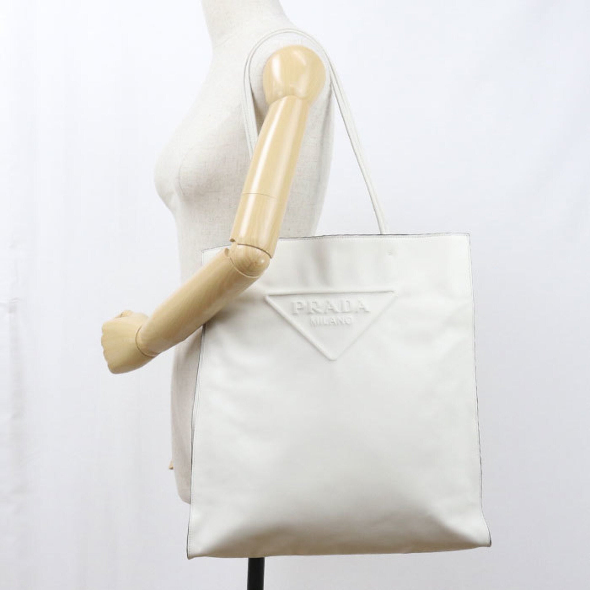 Prada White Leather Tote Bag (Pre-Owned)