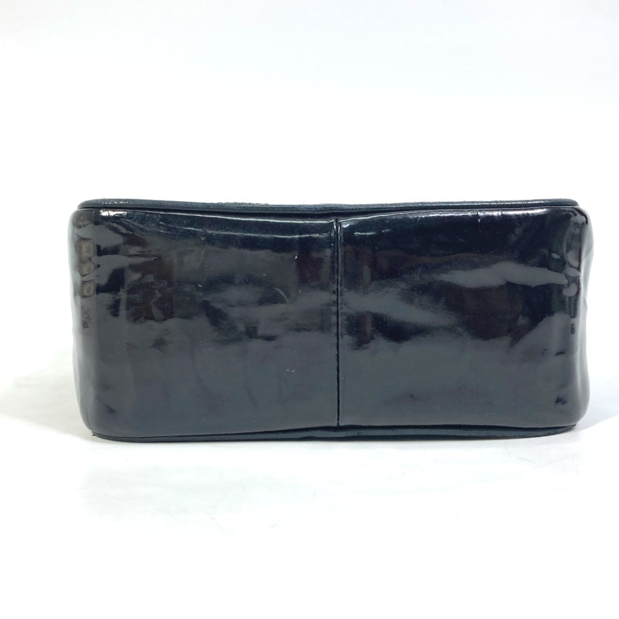 Chanel Black Leather Pochette Shoulder Bag (Pre-Owned)