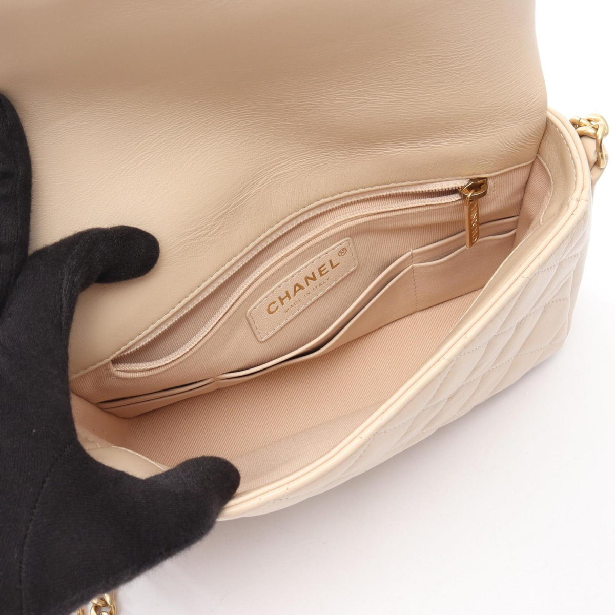 Chanel Beige Leather Handbag Shoulder Bag (Pre-Owned)