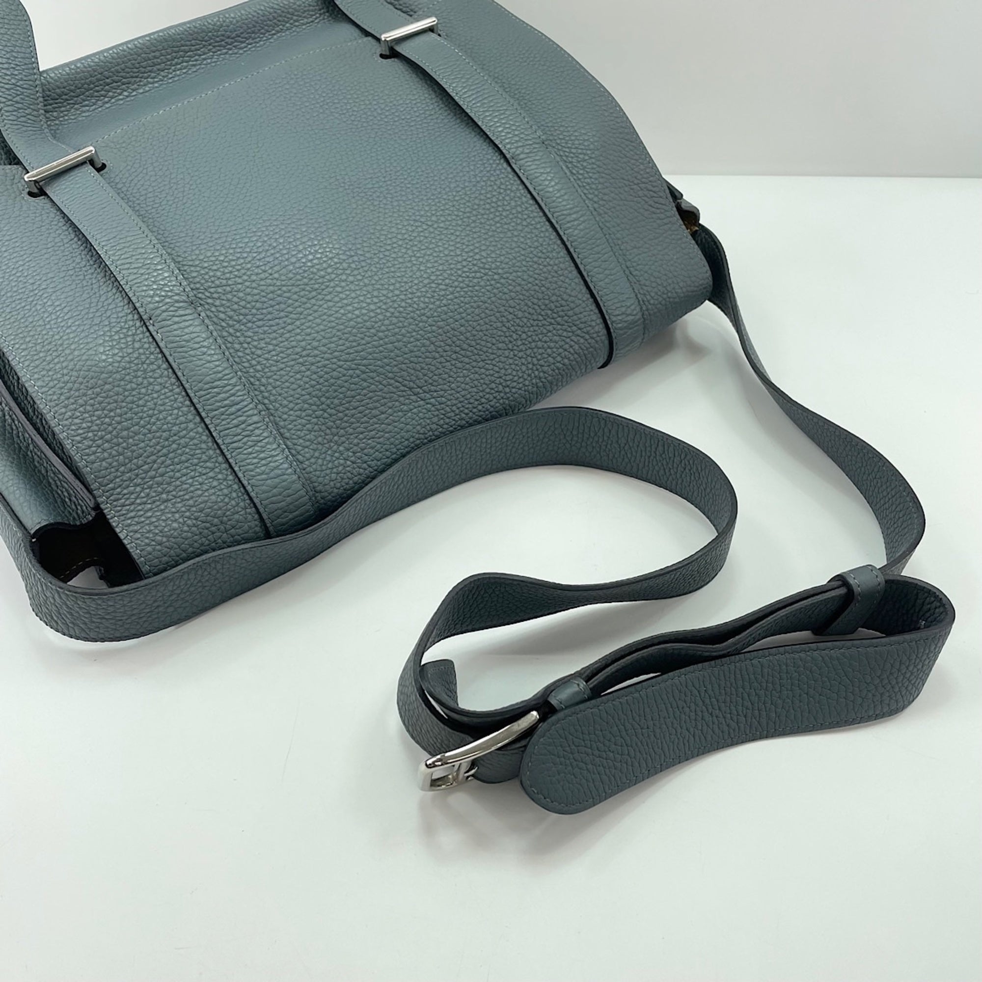 Hermes Gray Shoulder Bag (Pre-Owned)