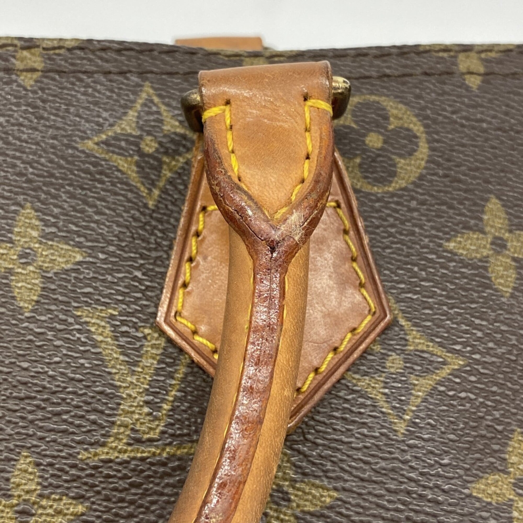 Louis Vuitton Brown Handbag (Pre-Owned)