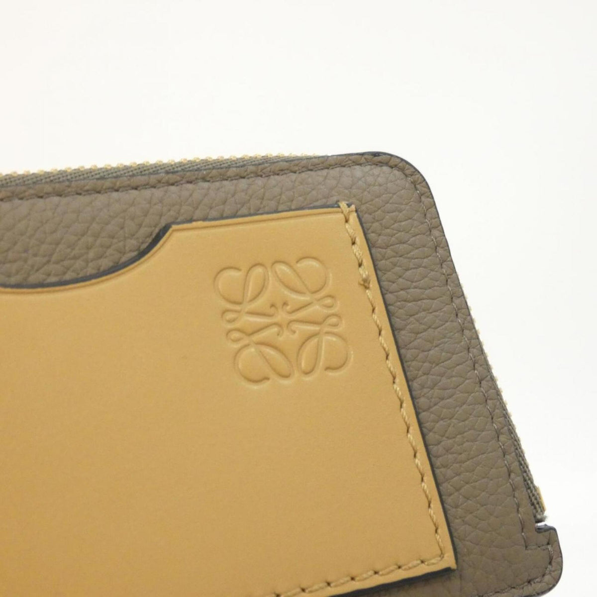 Loewe Gold Beige Leather Coin Purse/Coin Case (Pre-Owned)