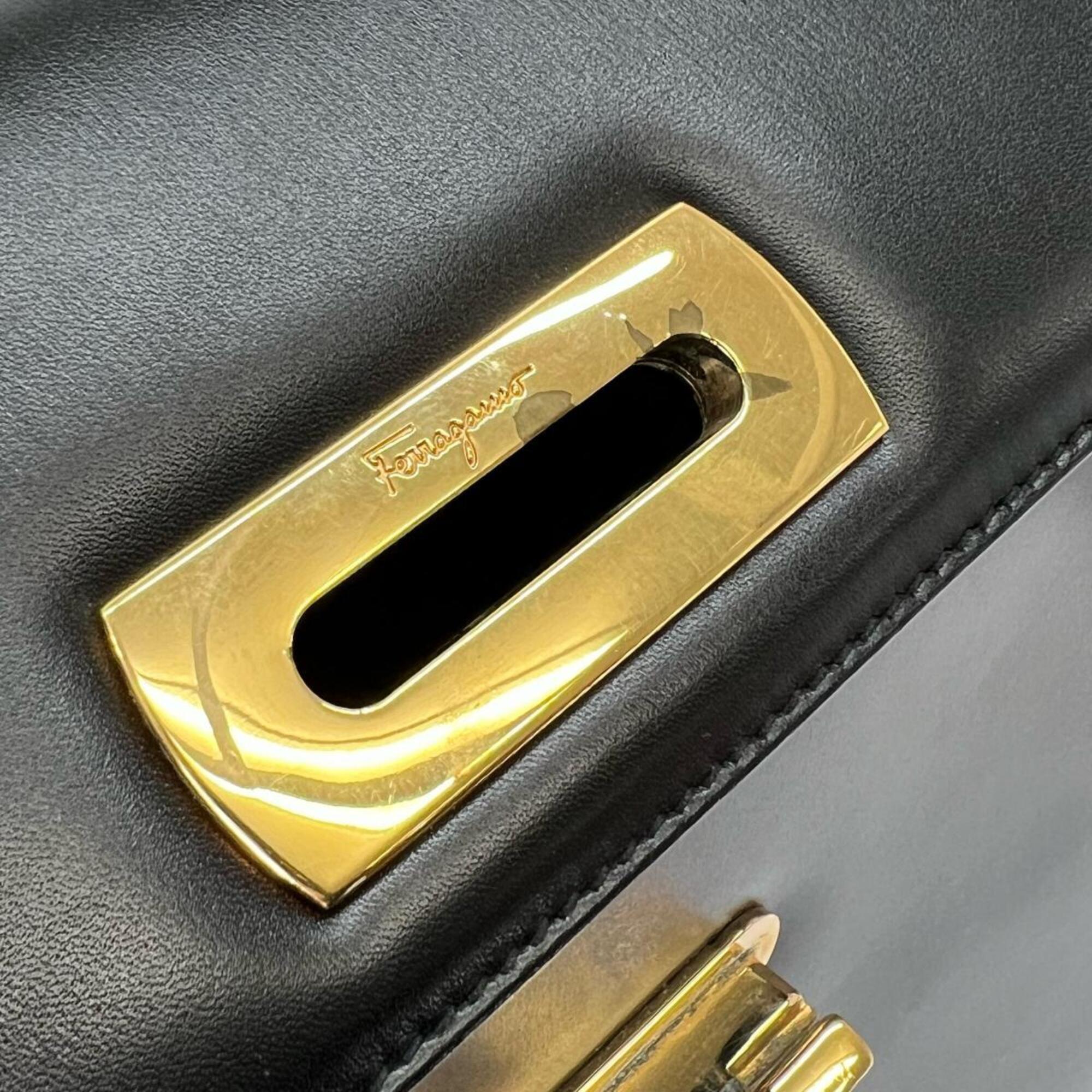 Salvatore Ferragamo Black Leather Handbag (Pre-Owned)