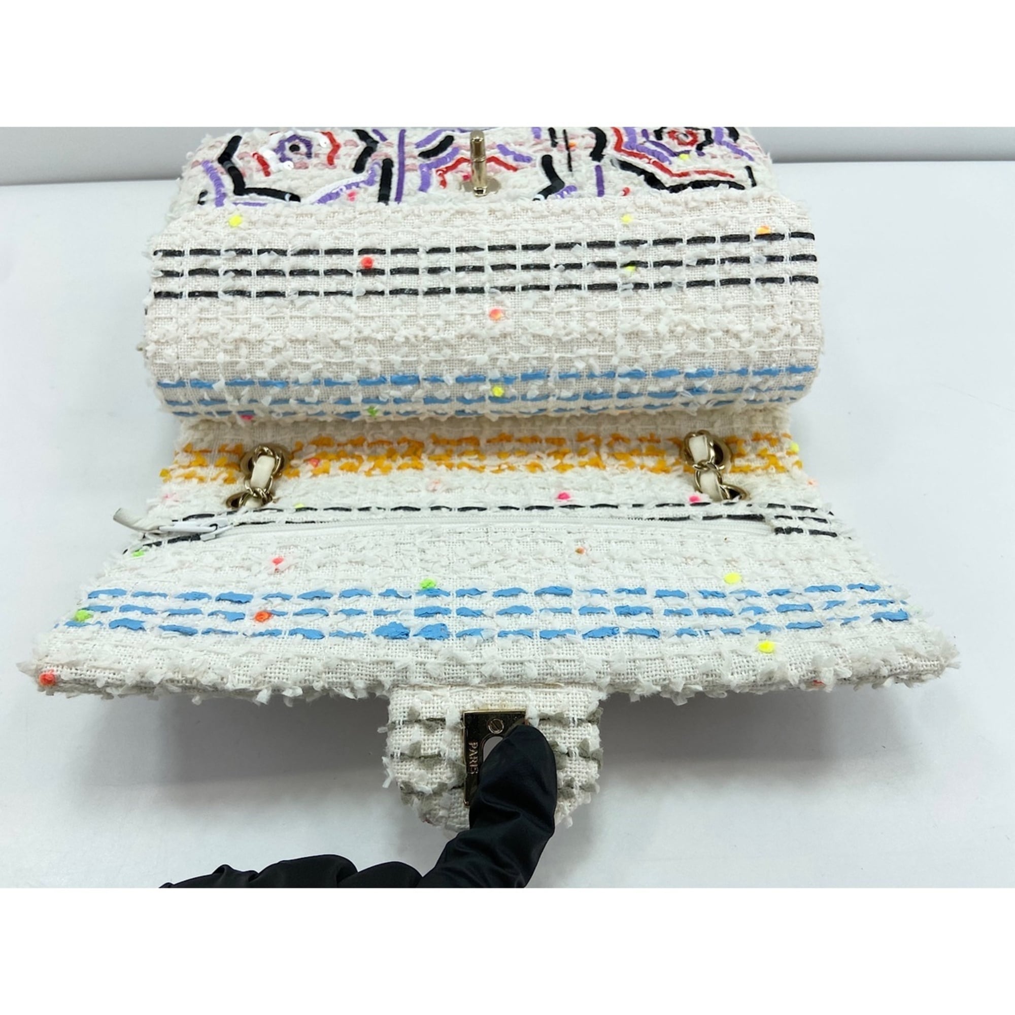Chanel Multi-Color Shoulder Bag (Pre-Owned)