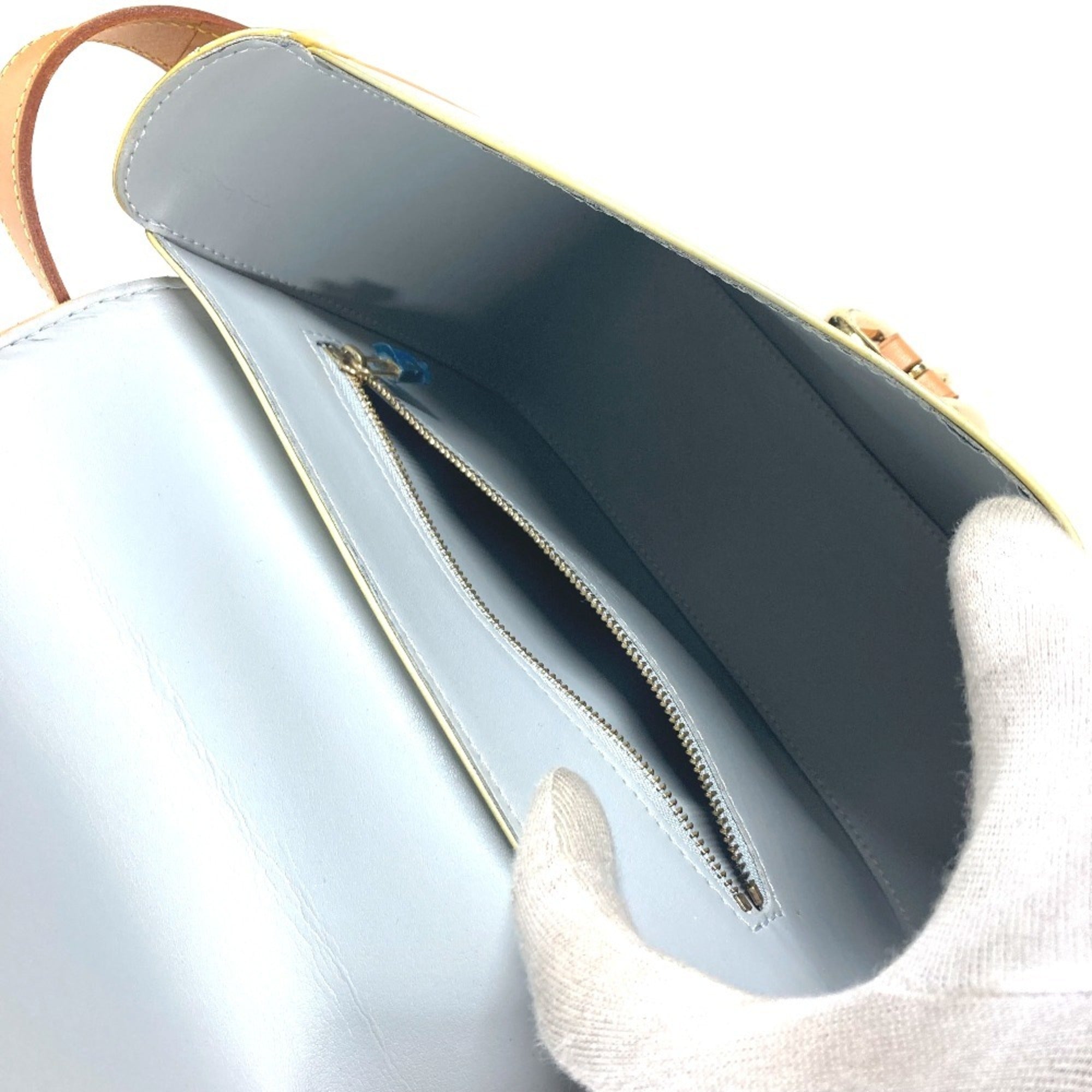 Louis Vuitton Gray Gris Monogram Vernis Shoulder Bag (Pre-Owned)