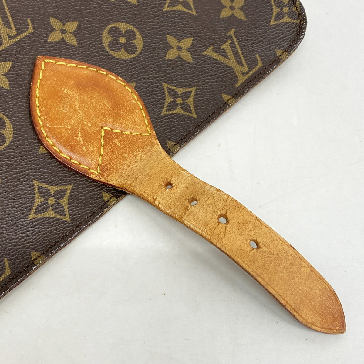 Louis Vuitton Brown Shoulder Bag (Pre-Owned)