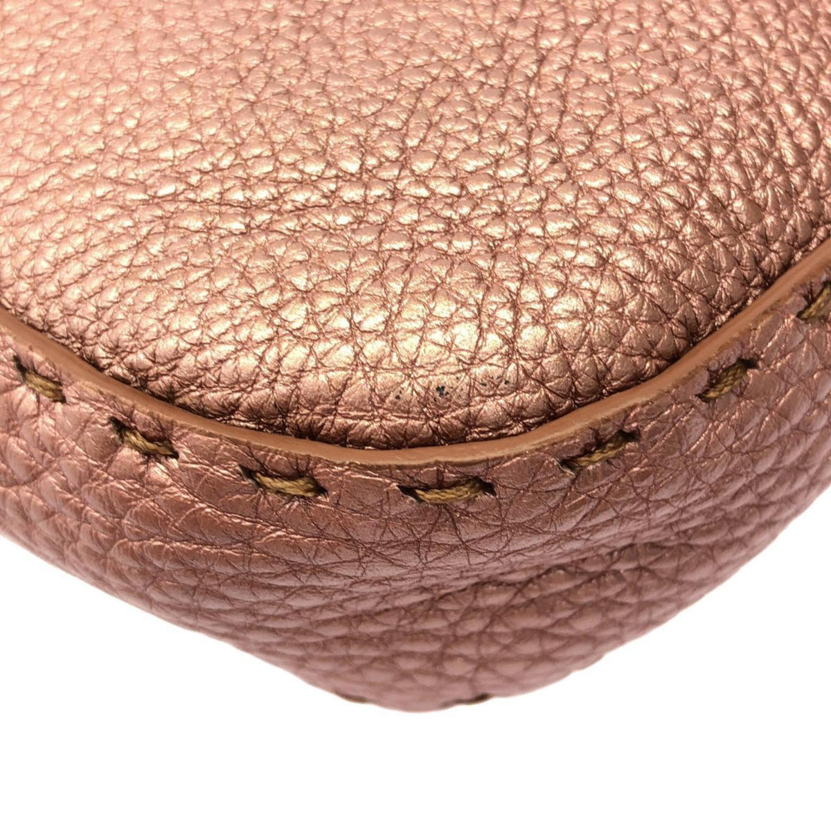 Fendi Pink Leather Shoulder Bag (Pre-Owned)