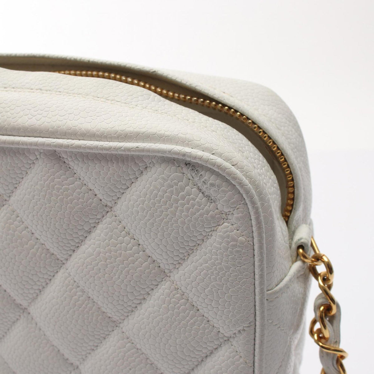 Chanel White Grained Calfskin Handbag Shoulder Bag (Pre-Owned)