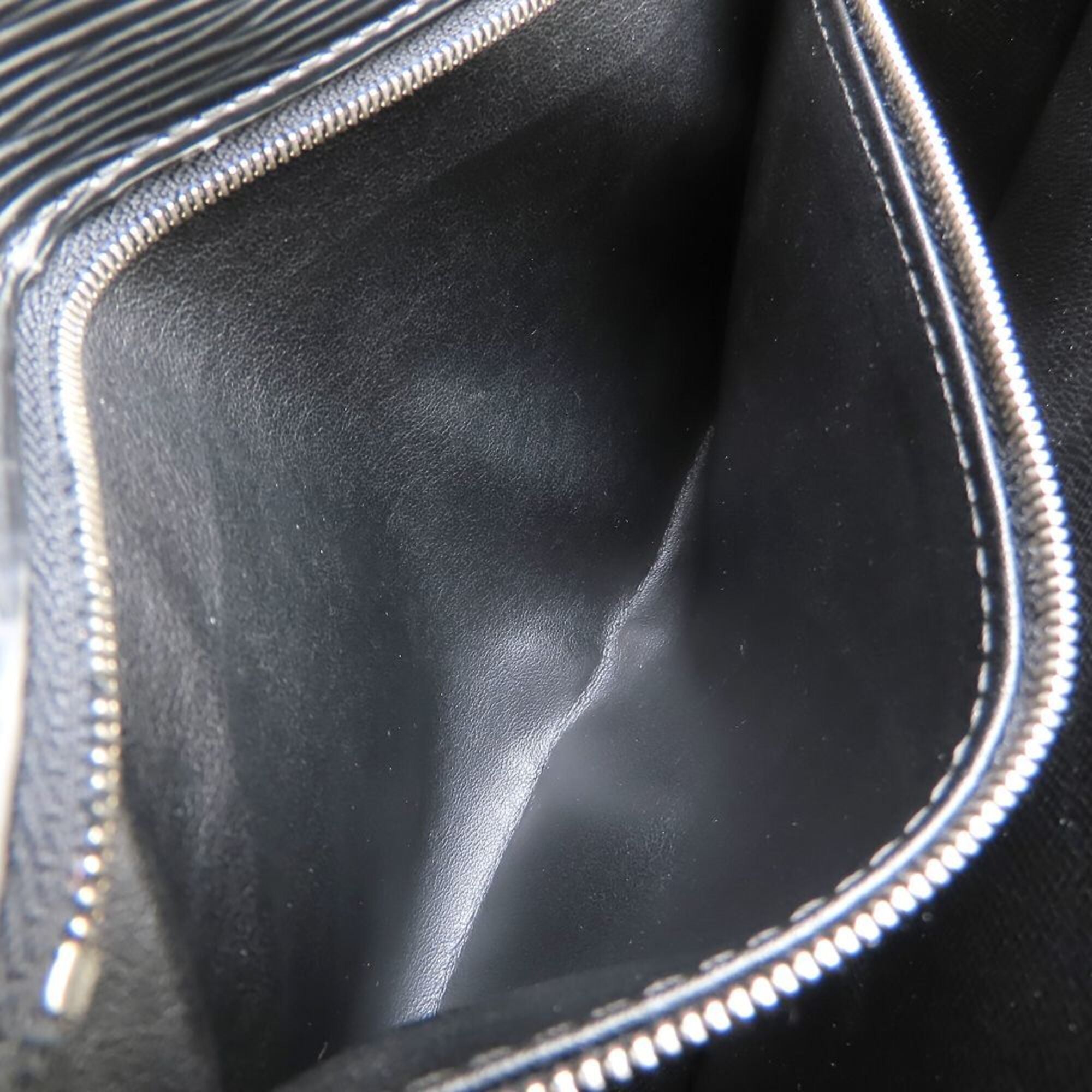 Louis Vuitton Noir Epi Leather Clutch Bag Pochette (Pre-Owned)