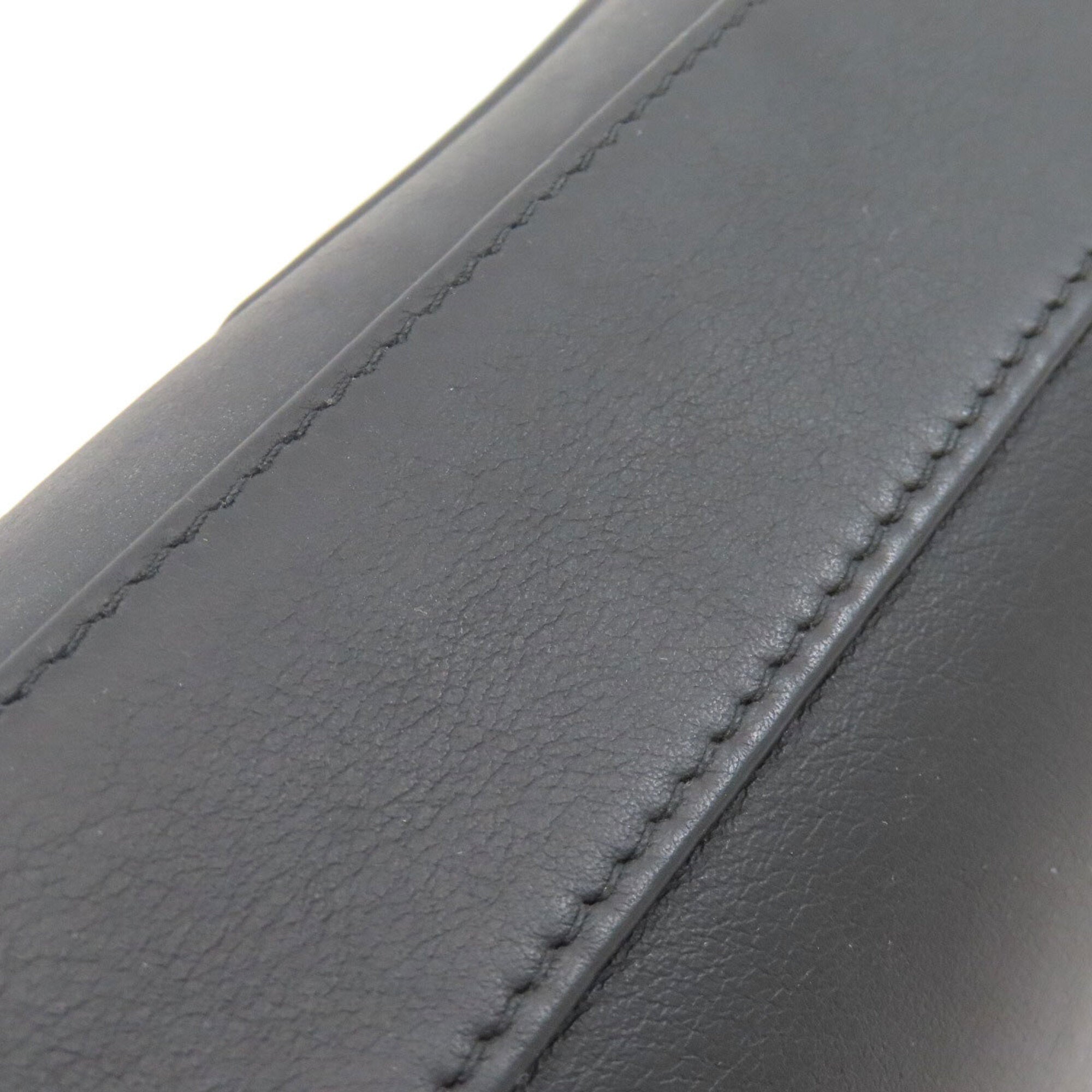 Loewe Black Leather Shoulder Bag (Pre-Owned)