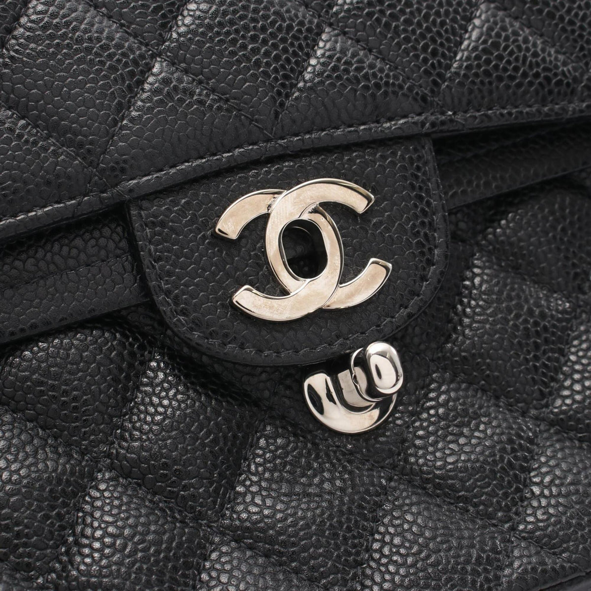 Chanel Black Grained Calfskin Handbag Shoulder Bag (Pre-Owned)