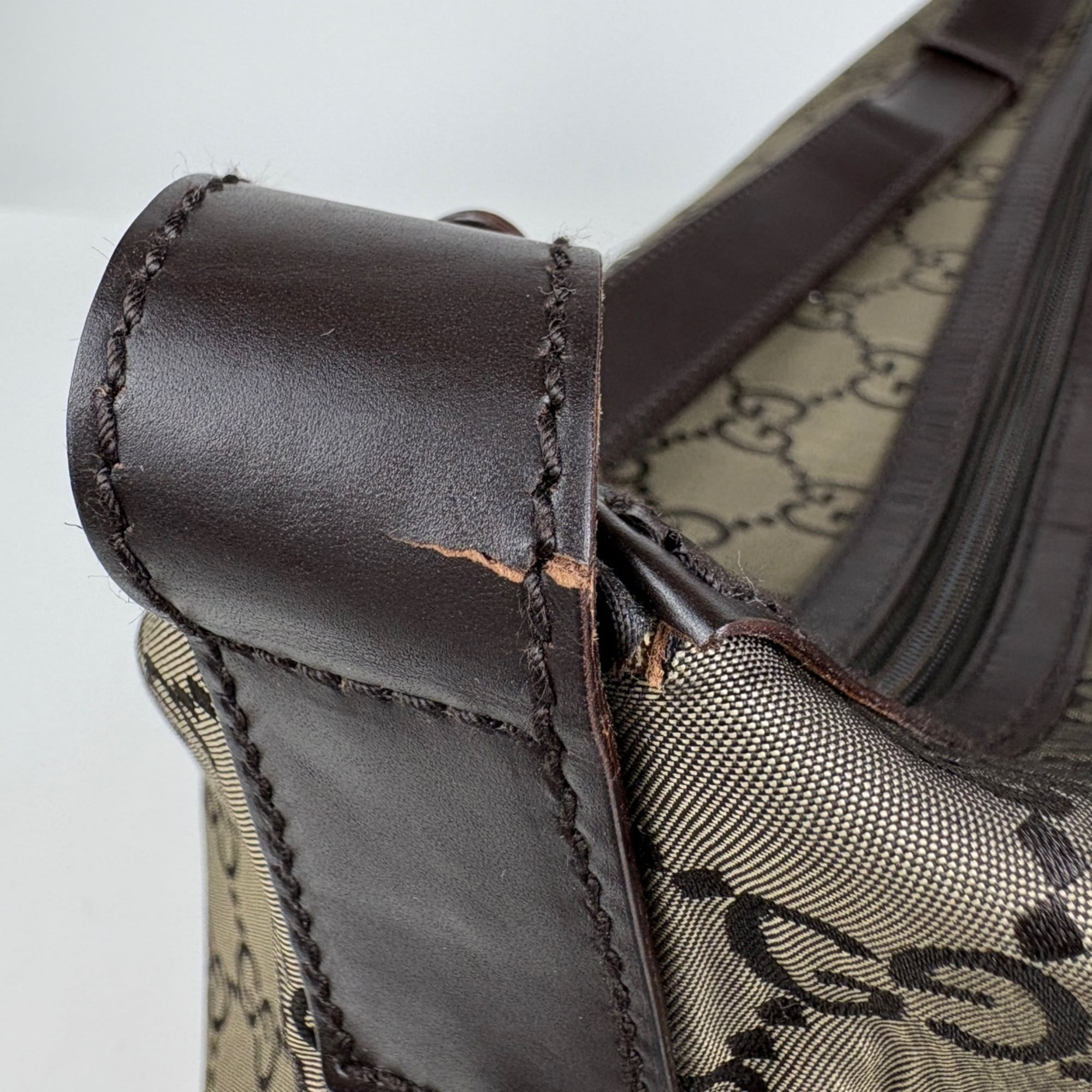 Gucci Brown Gg Canvas Leather Shoulder Bag Sports Bag (Pre-Owned)