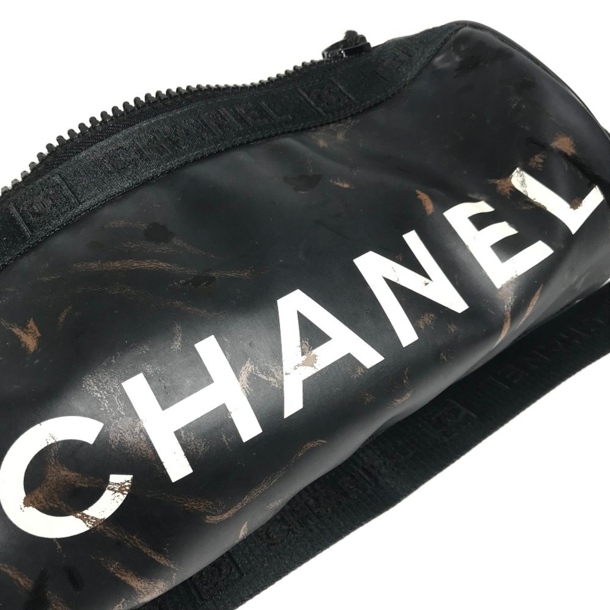 Chanel Black White Nylon Shoulder Bag (Pre-Owned)