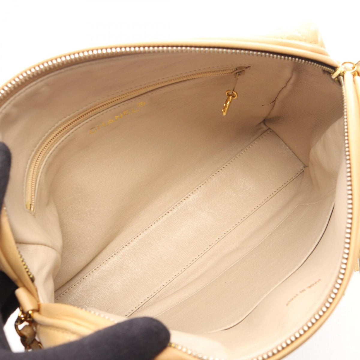 Chanel Beige Leather Handbag Shoulder Bag (Pre-Owned)