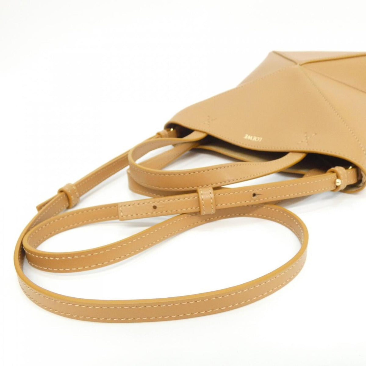 Loewe Beige Leather Handbag (Pre-Owned)
