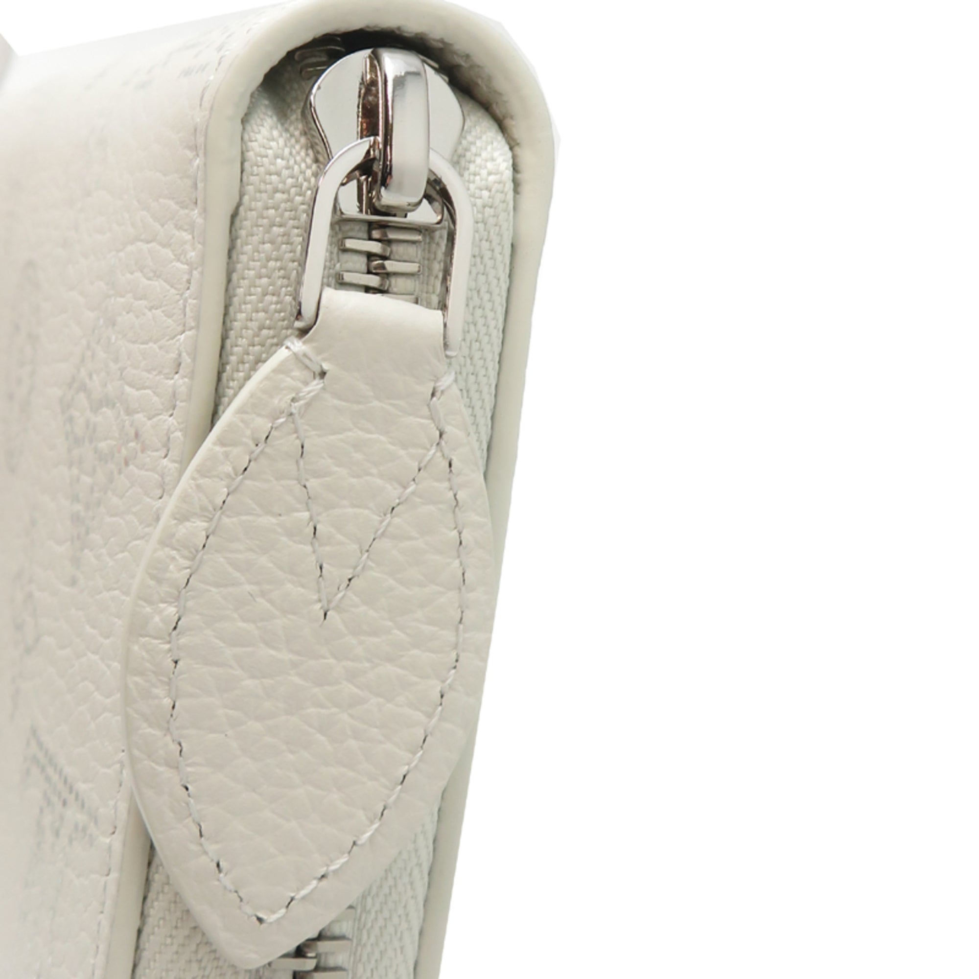 Louis Vuitton White Mahina Leather Long Wallet (Bi-Fold) (Pre-Owned)