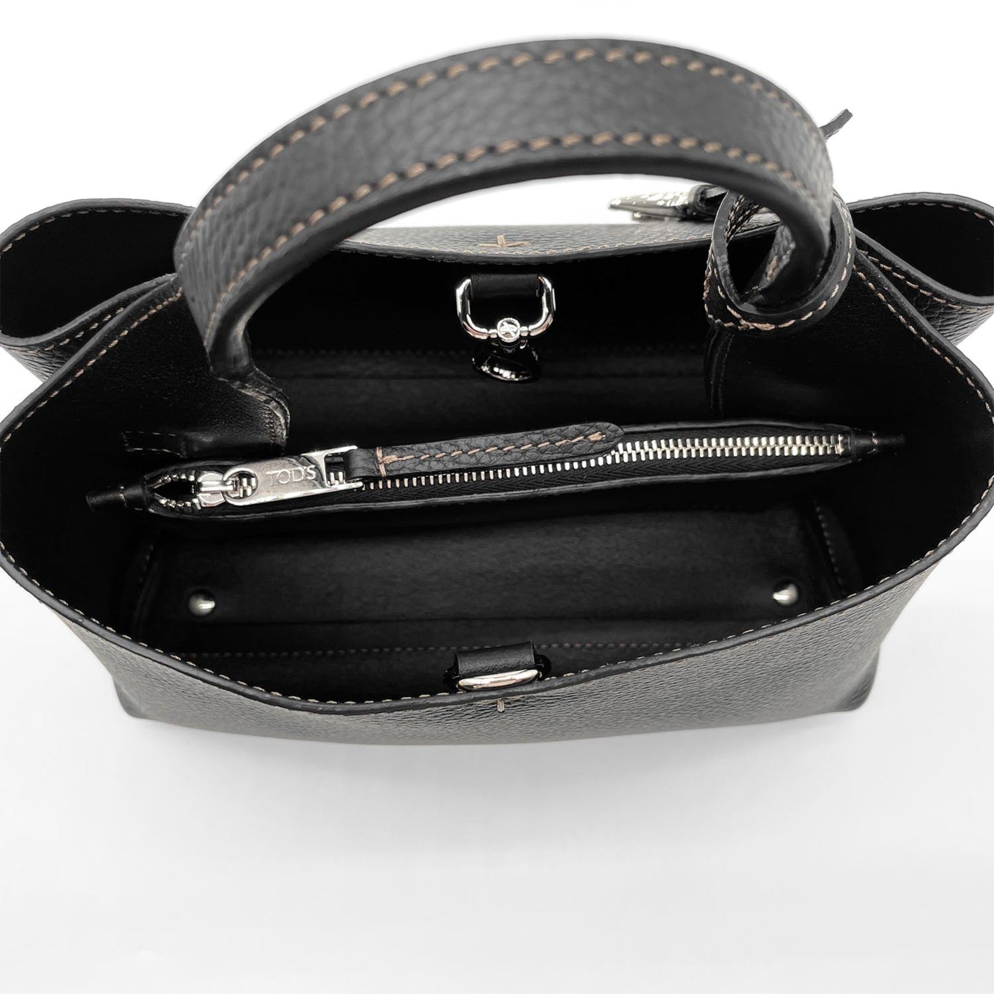 Tod's Black Leather Shoulder Bag Tote Bag (Pre-Owned)