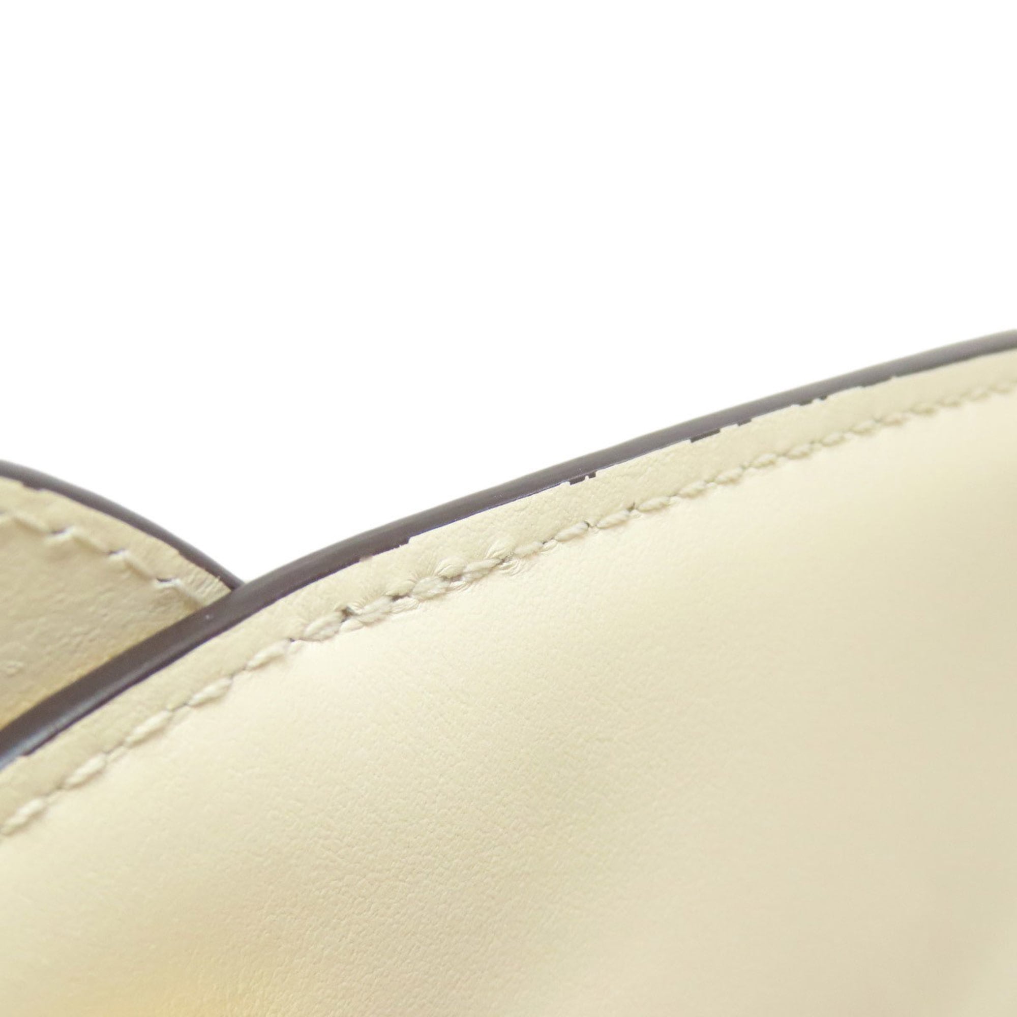 Louis Vuitton Cream Leather Shoulder Bag (Pre-Owned)