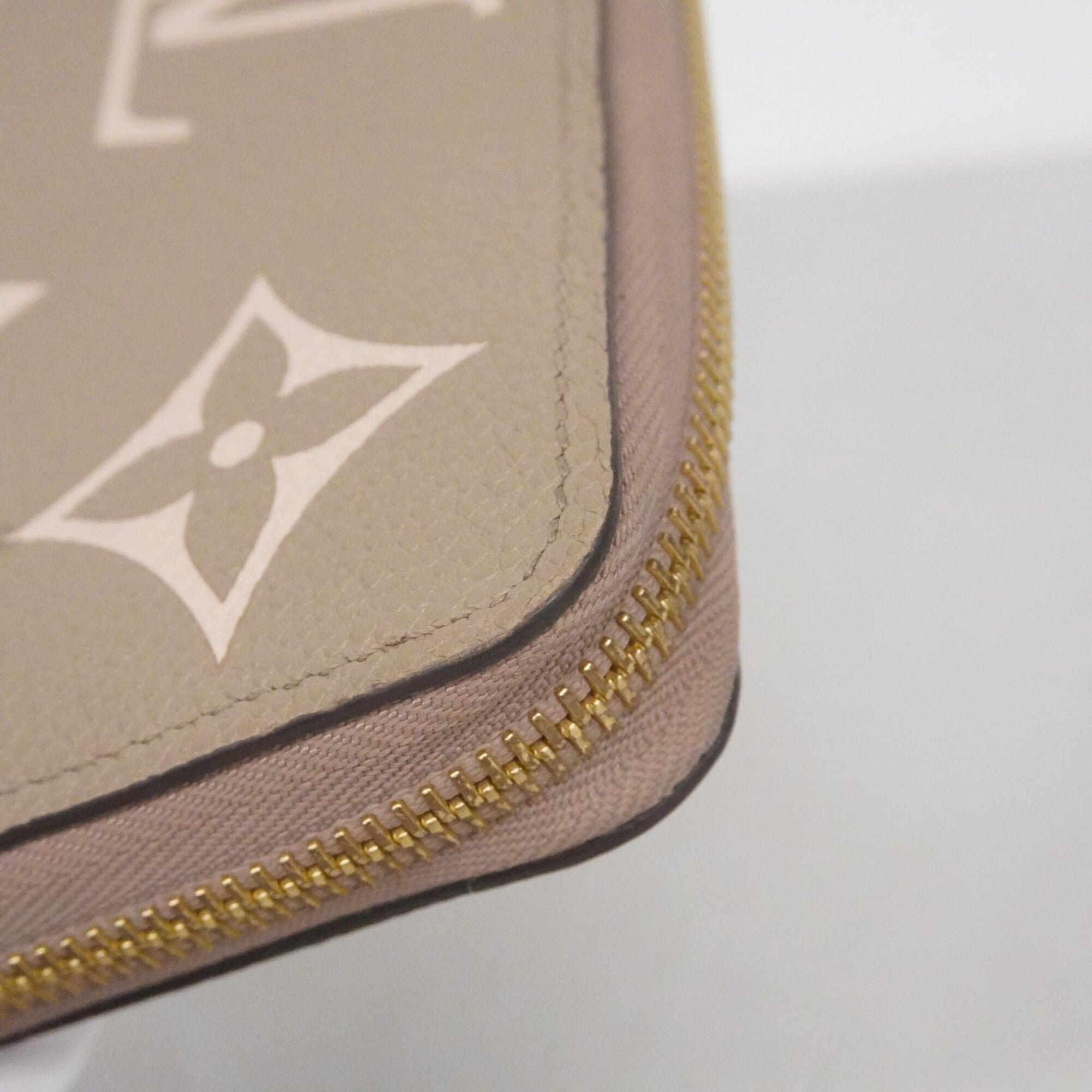 Louis Vuitton Cream Tourterelle Long Wallet (Bi-Fold) (Pre-Owned)