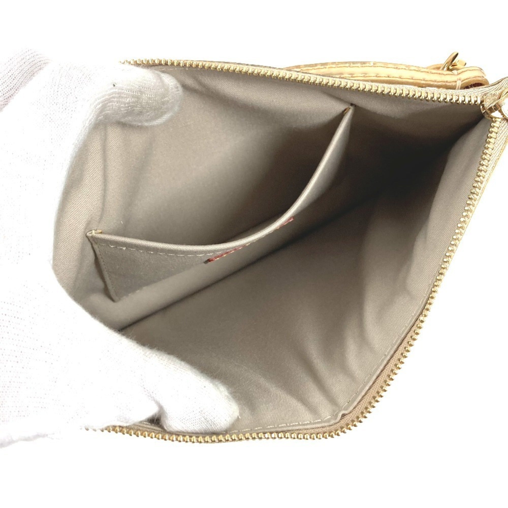 Louis Vuitton Gold Leather Pochette (Pre-Owned)