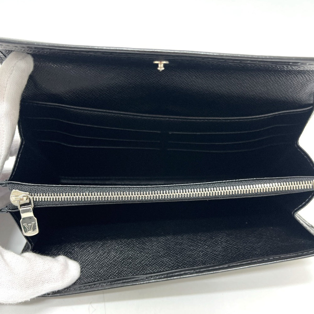 Louis Vuitton Black Epi Leather Long Wallet (Bi-Fold) (Pre-Owned)