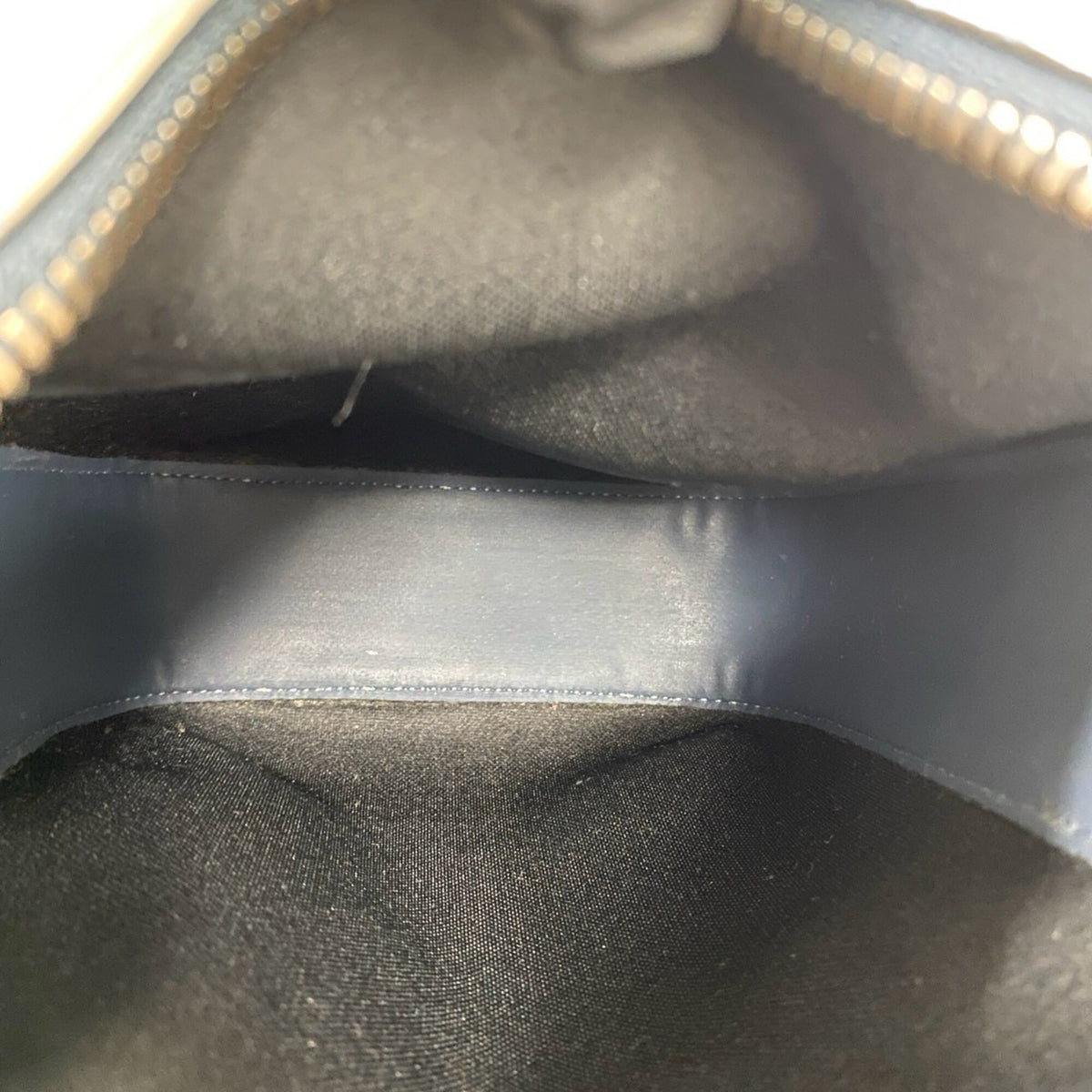 Loewe Beige Navy Leather Pochette Shoulder Bag (Pre-Owned)