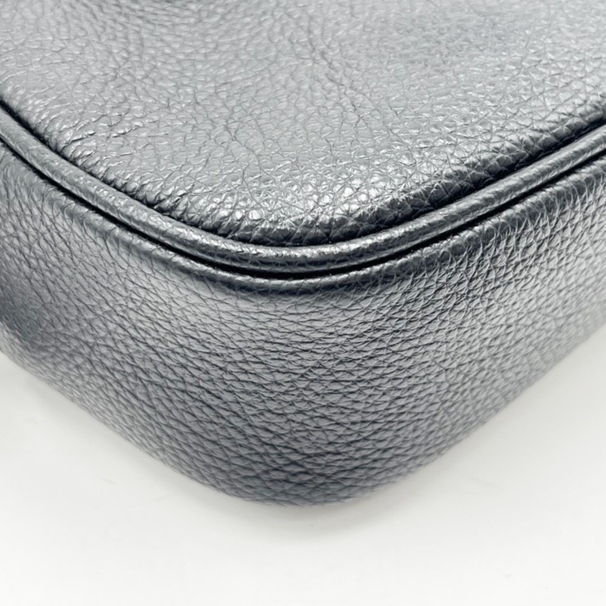 Salvatore Ferragamo Black Leather Shoulder Bag (Pre-Owned)