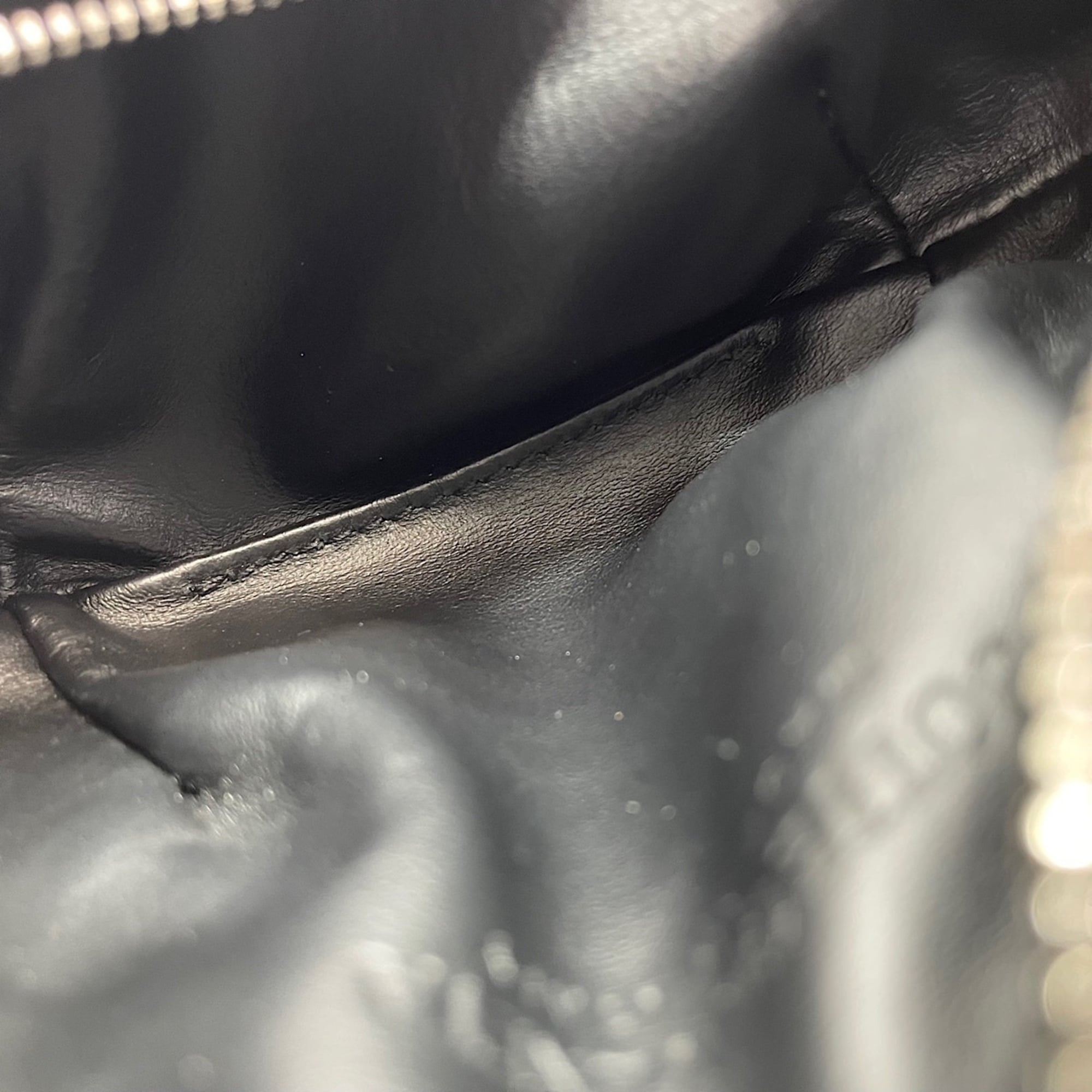 Bottega Veneta Intrecciato Black Intrecciato Handbag (Pre-Owned)