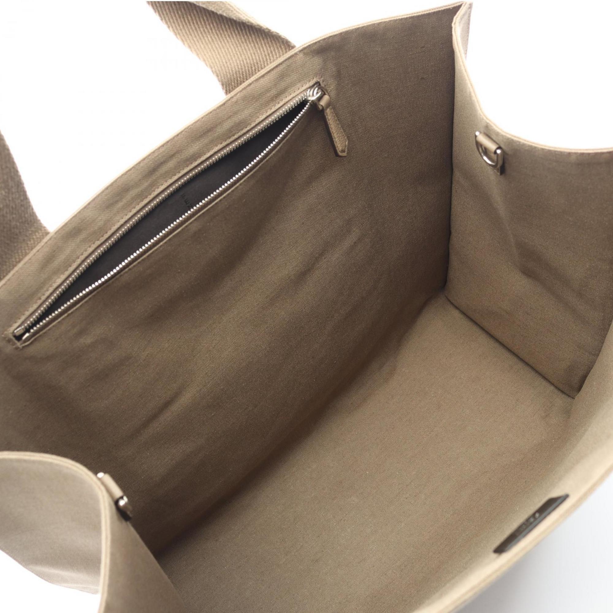 Fendi Beige Canvas Tote Bag (Pre-Owned)