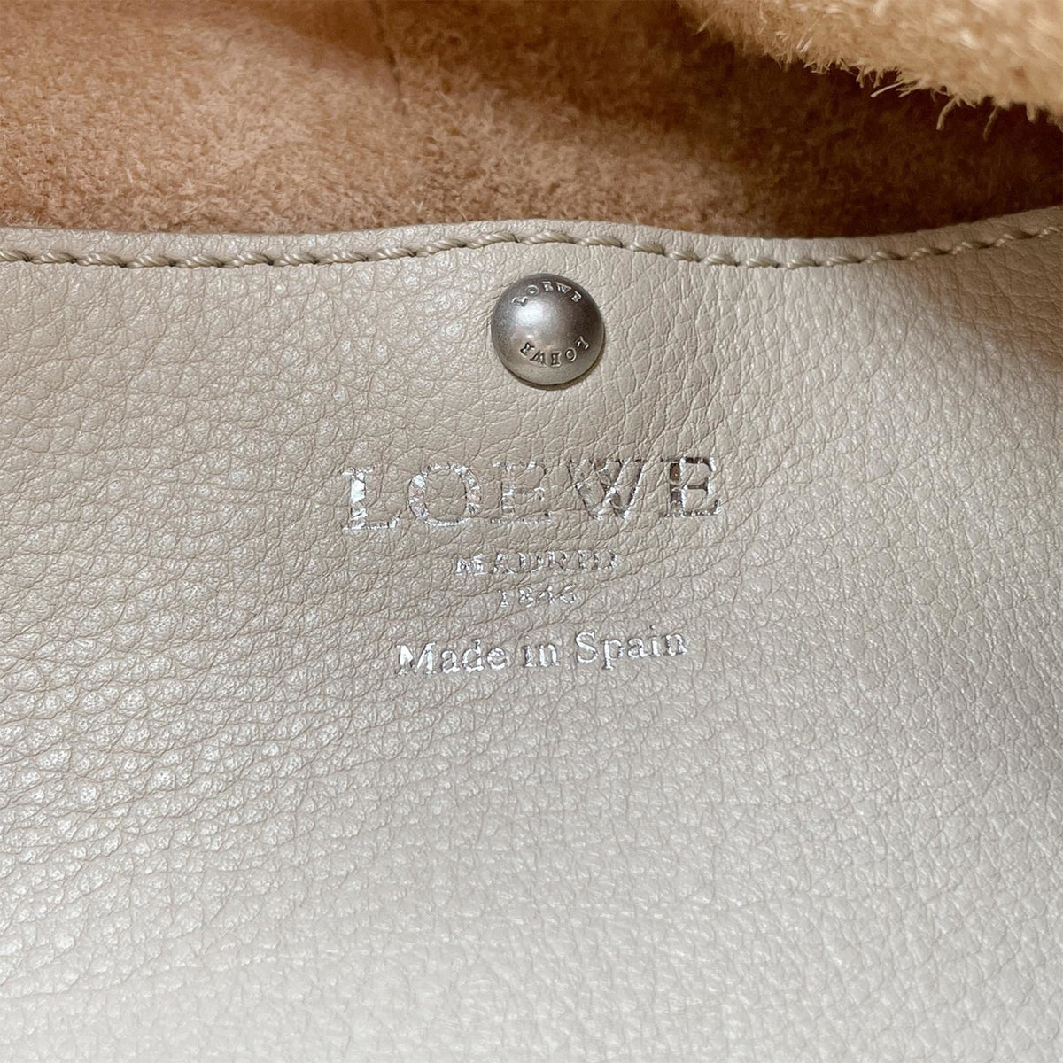 Loewe Beige Black Leather Handbag (Pre-Owned)