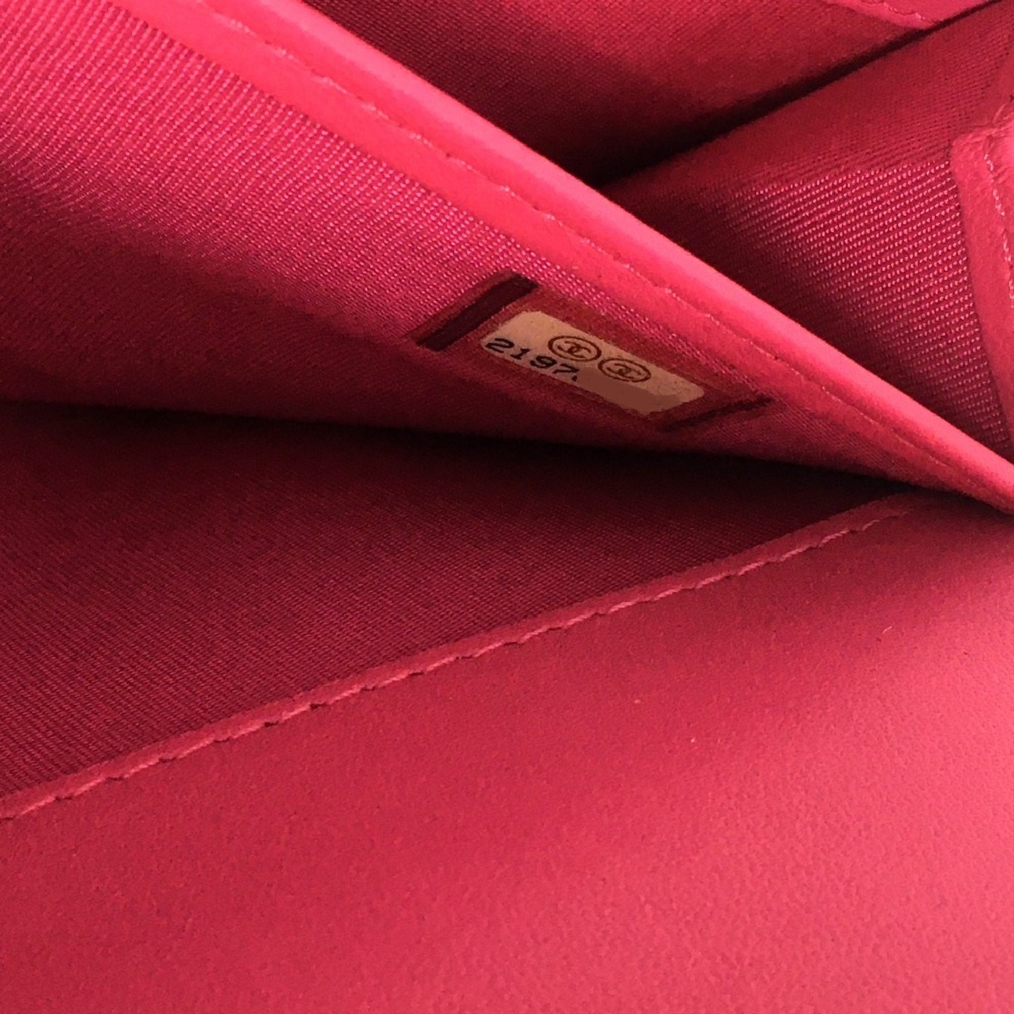 Chanel Matelasse Pink Leather Long Wallet (Bi-Fold) (Pre-Owned)