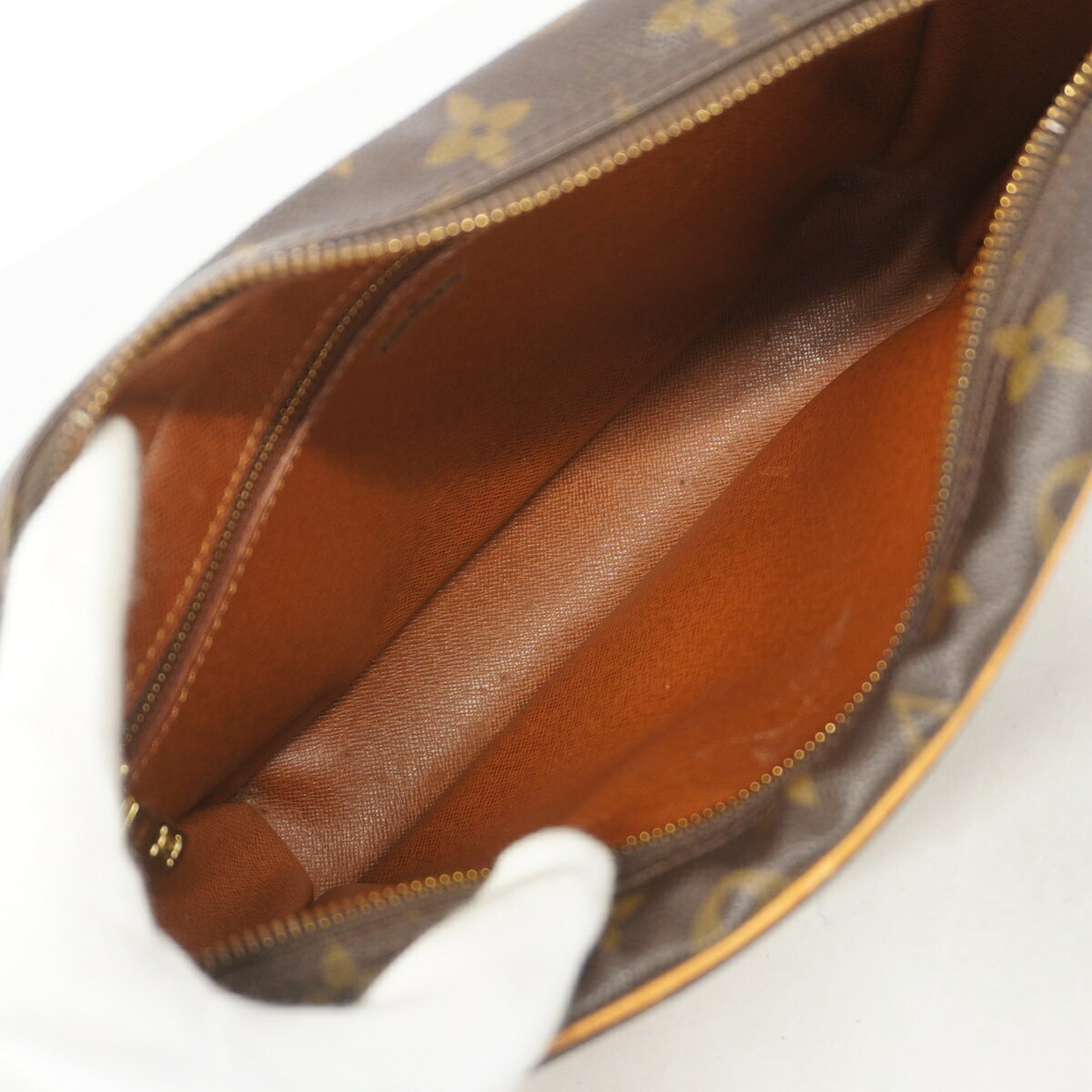 Louis Vuitton Brown Shoulder Bag (Pre-Owned)