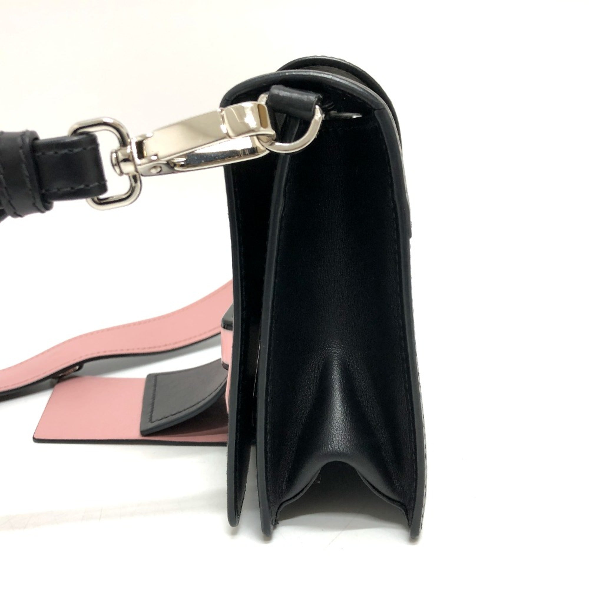 Prada Black Leather Shoulder Bag (Pre-Owned)