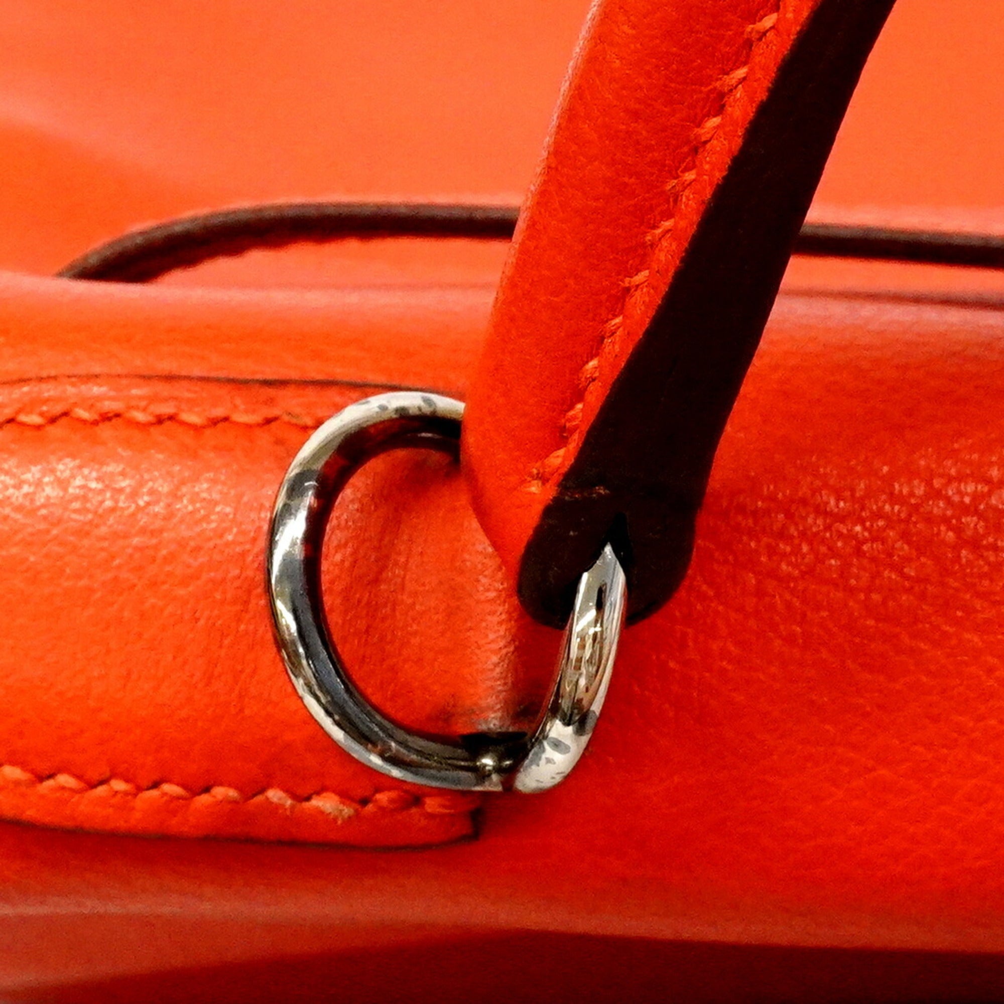 Hermes Red Color Handbag (Pre-Owned)