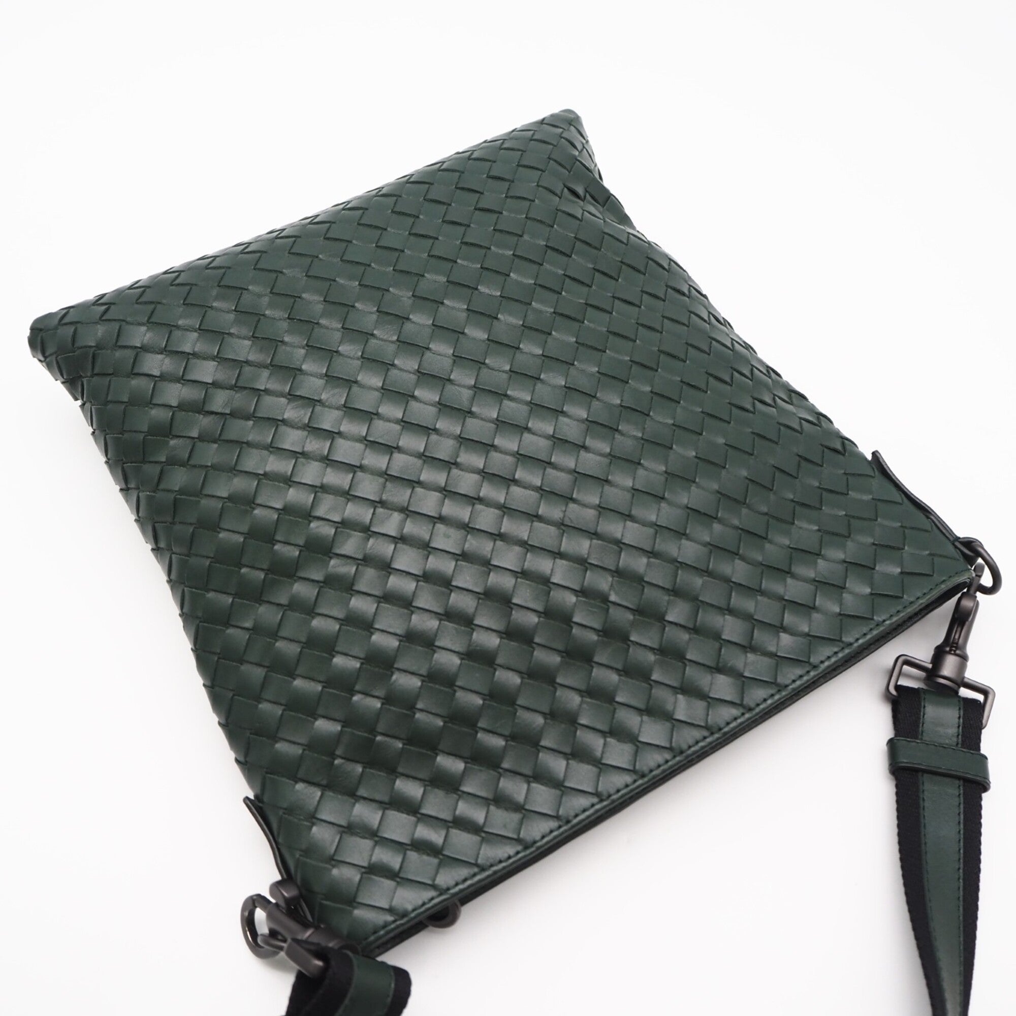 Bottega Veneta Intrecciato Black Green Leather Shoulder Bag (Pre-Owned)