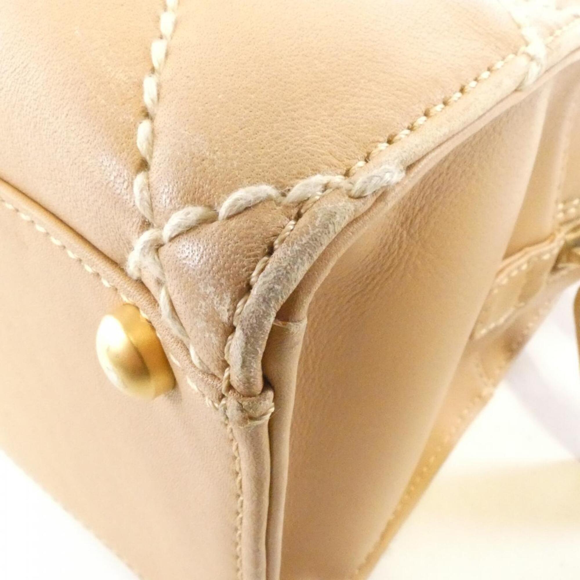 Chanel Beige White Leather Handbag (Pre-Owned)