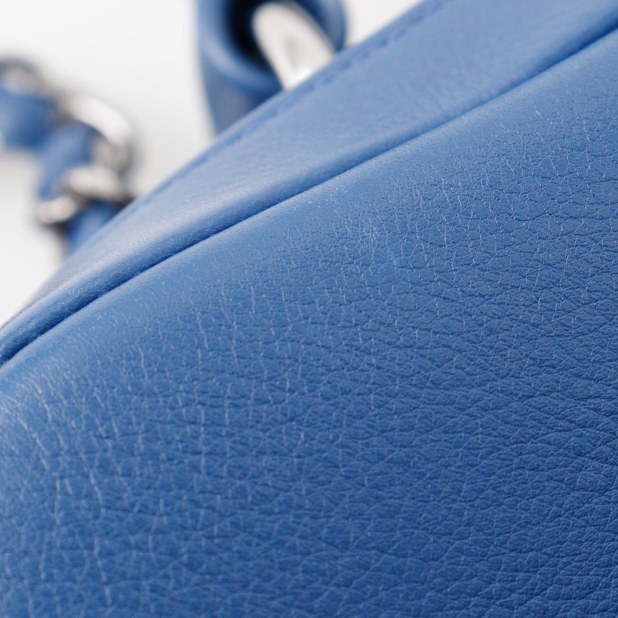 Chanel Blue Leather Handbag (Pre-Owned)