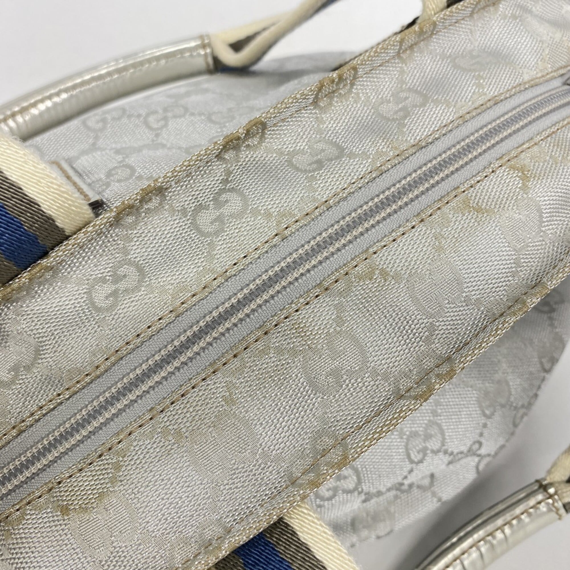 Gucci Silver Nylon Canvas Handbag (Pre-Owned)