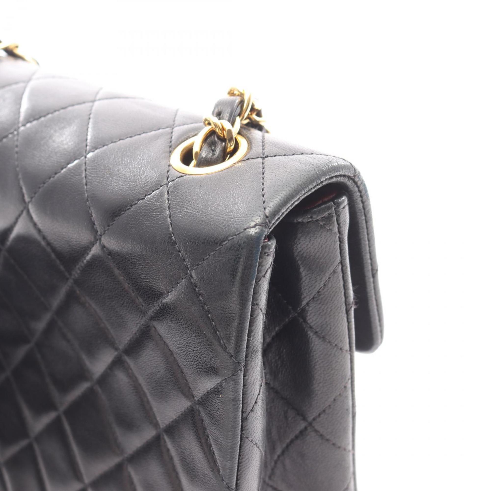 Chanel Black Leather Shoulder Bag (Pre-Owned)