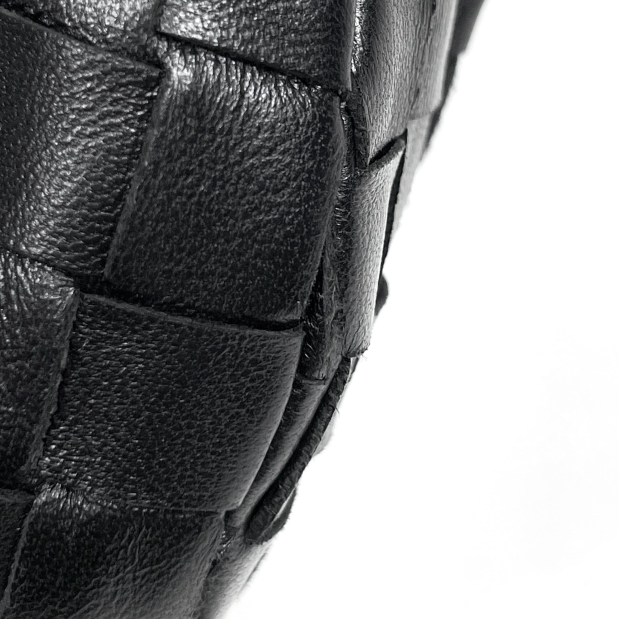 Bottega Veneta Black Intrecciato Handbag (Pre-Owned)