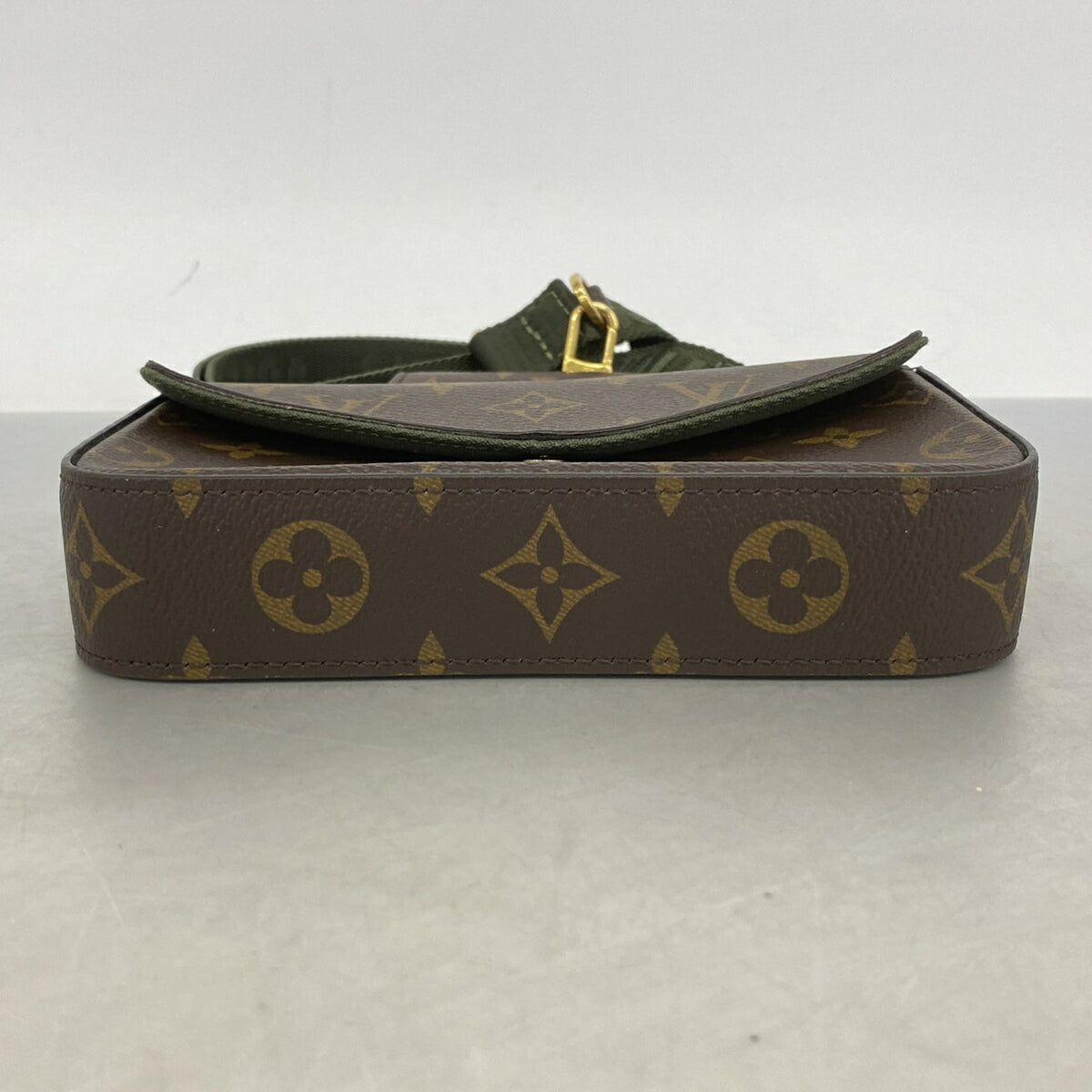 Louis Vuitton Brown Shoulder Bag (Pre-Owned)