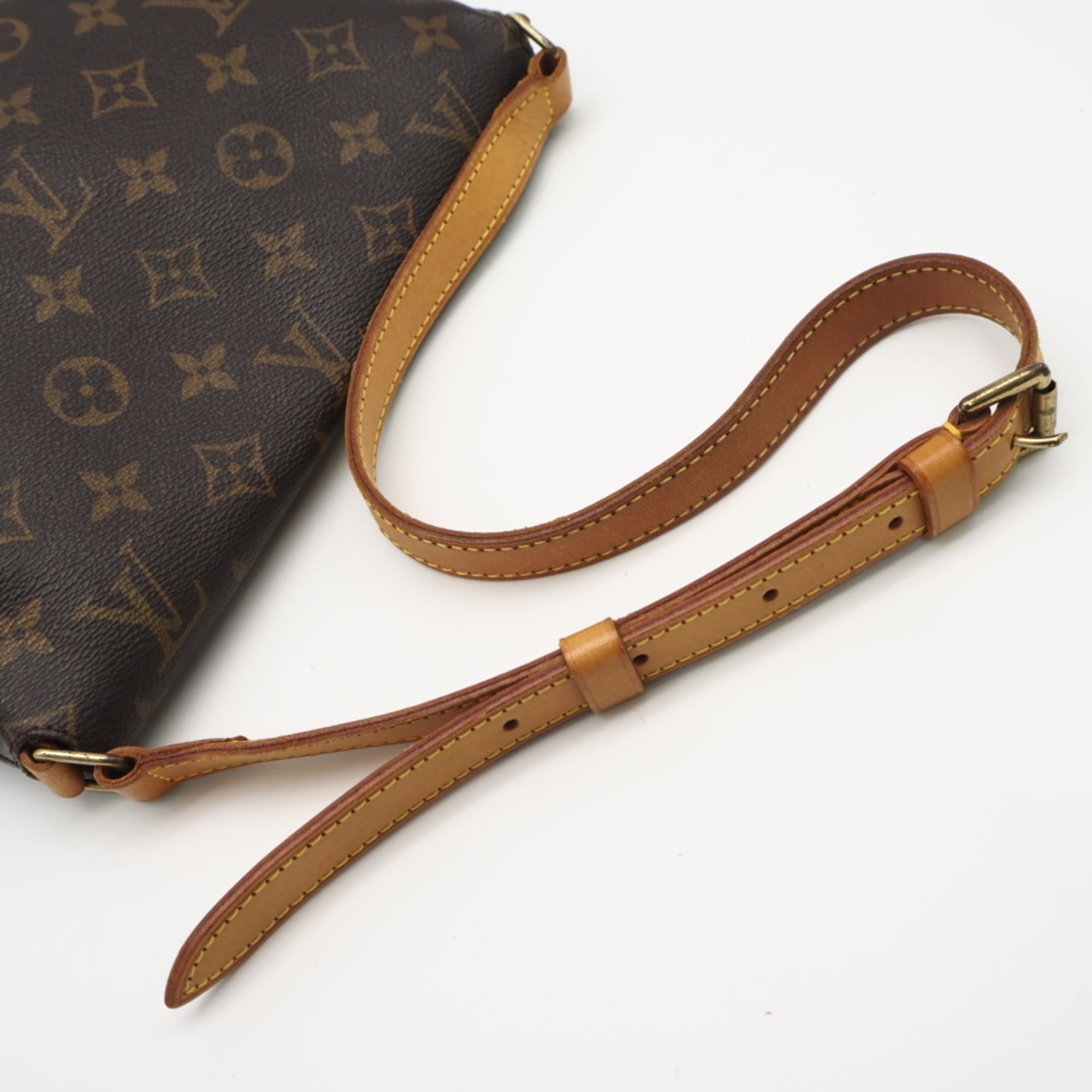 Louis Vuitton Monogram Beige Brown Coated Canvas Leather Shoulder Bag (Pre-Owned)