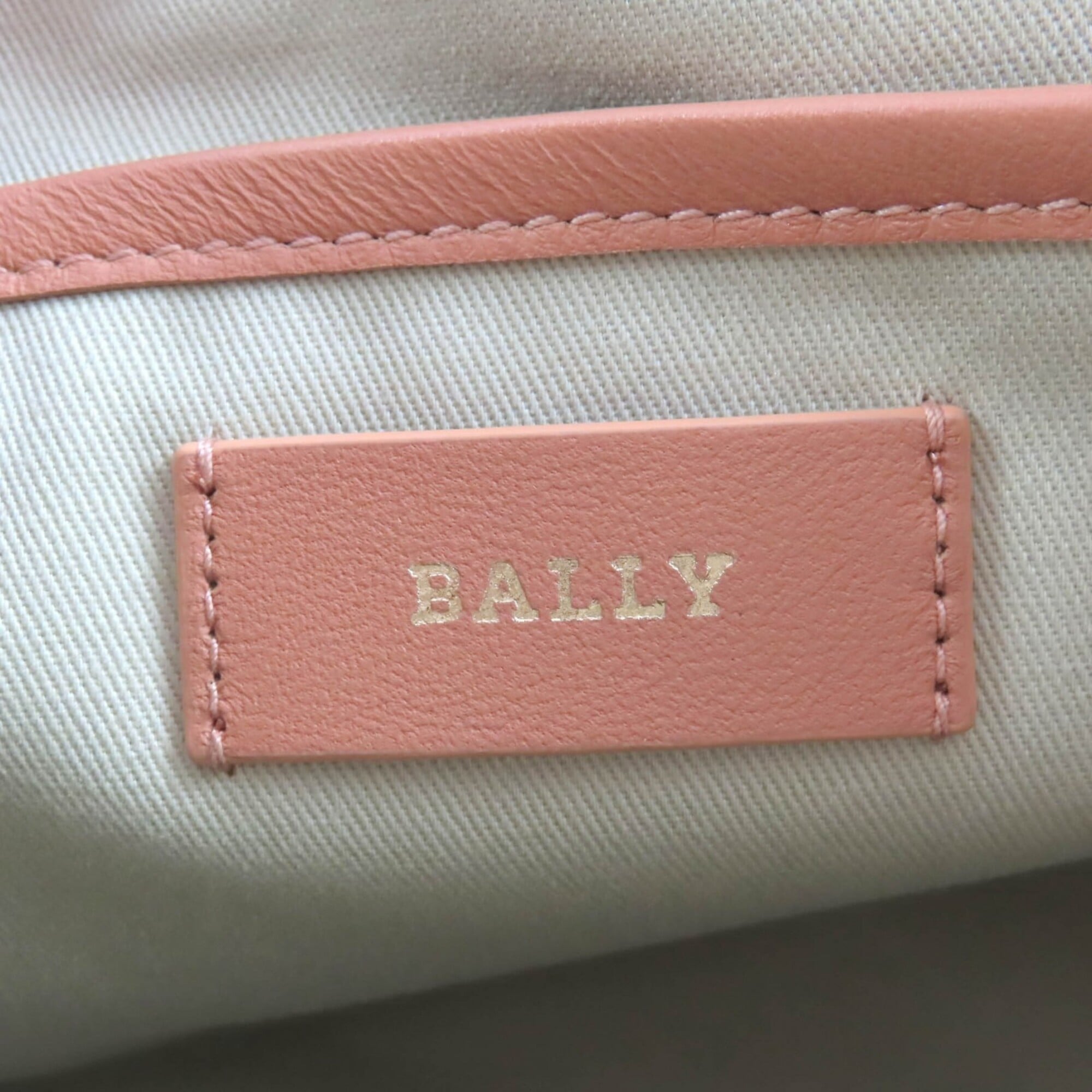 Bally Pink Leather Shoulder Bag (Pre-Owned)