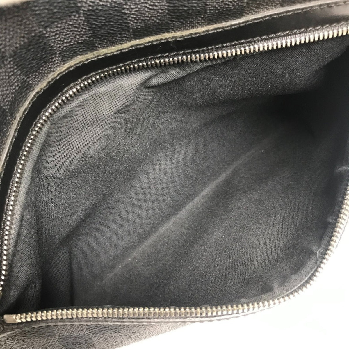 Louis Vuitton Black Galle Damier Graphite Shoulder Bag (Pre-Owned)