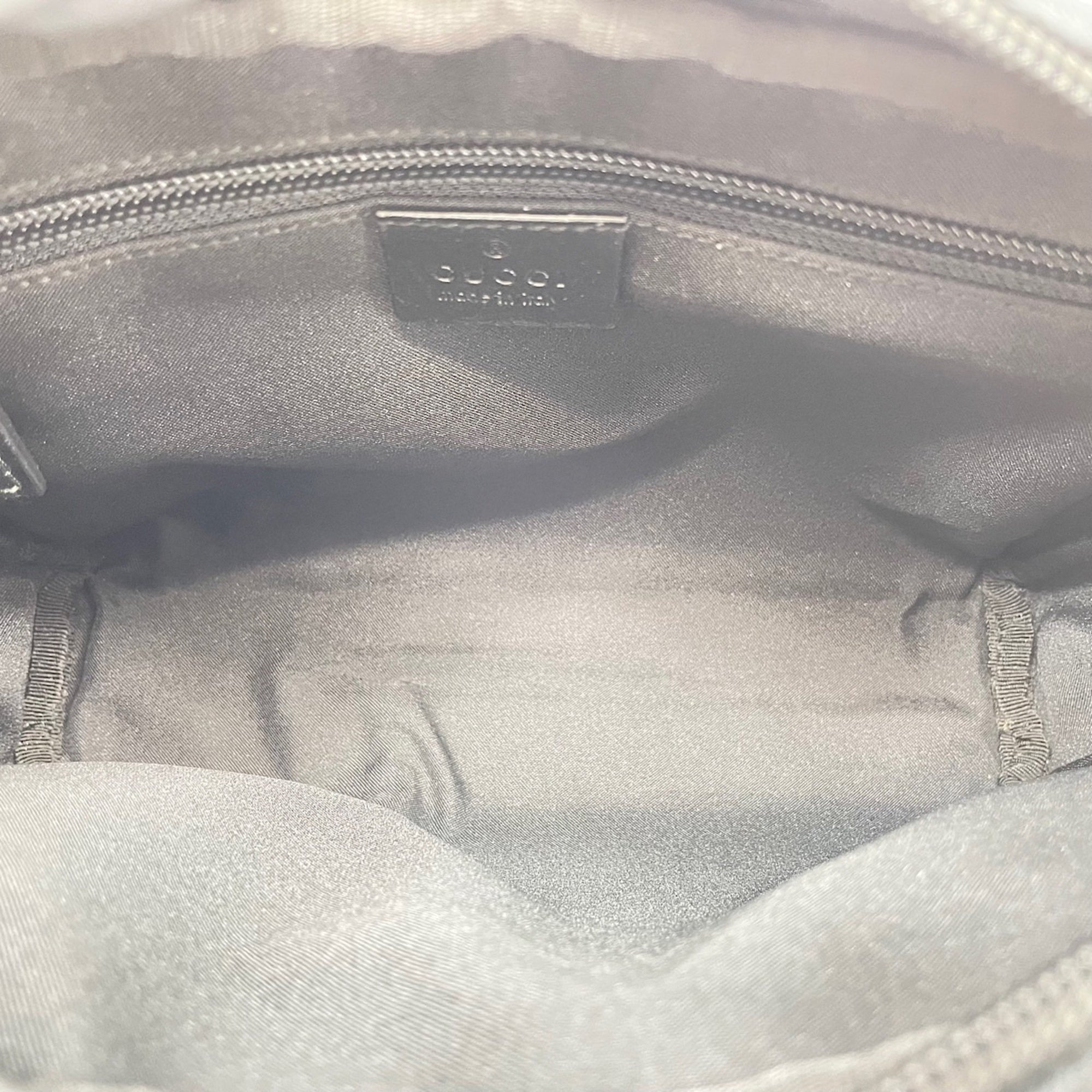 Gucci Black Clutch Bag (Pre-Owned)