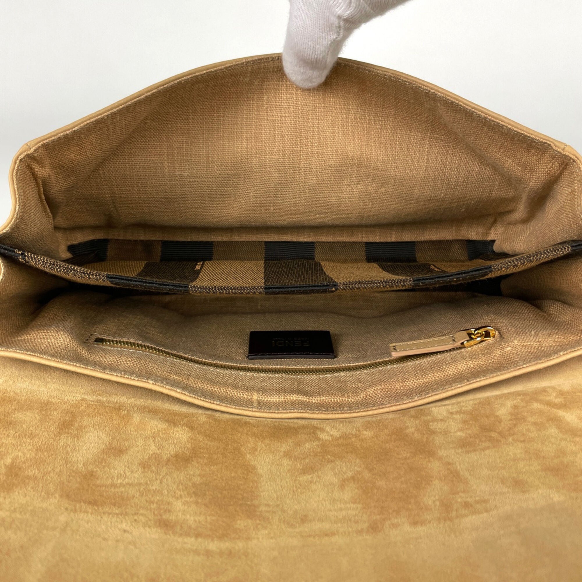 Fendi Beige Leather Shoulder Bag (Pre-Owned)