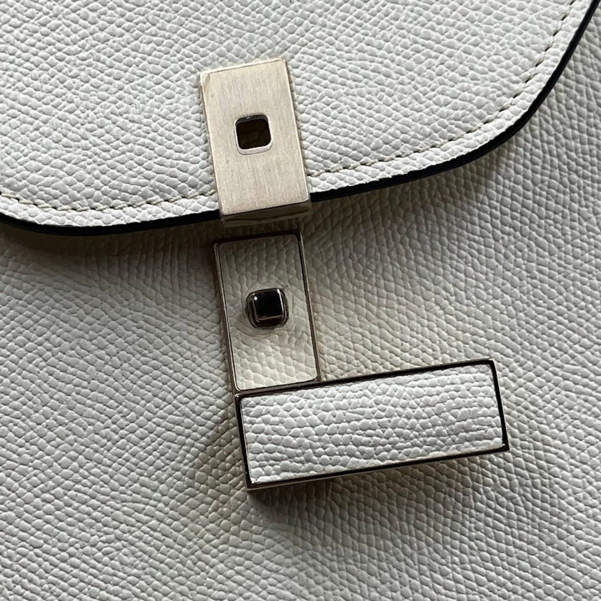 Valextra White Leather Handbag Shoulder Bag (Pre-Owned)