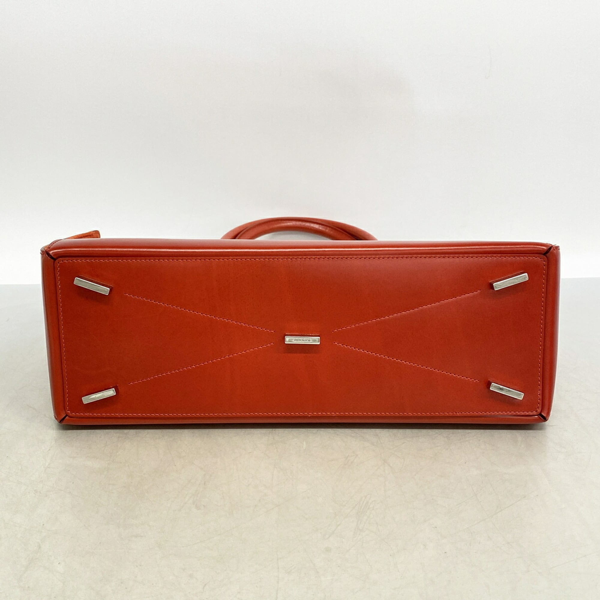 Salvatore Ferragamo Red Color Leather Handbag (Pre-Owned)