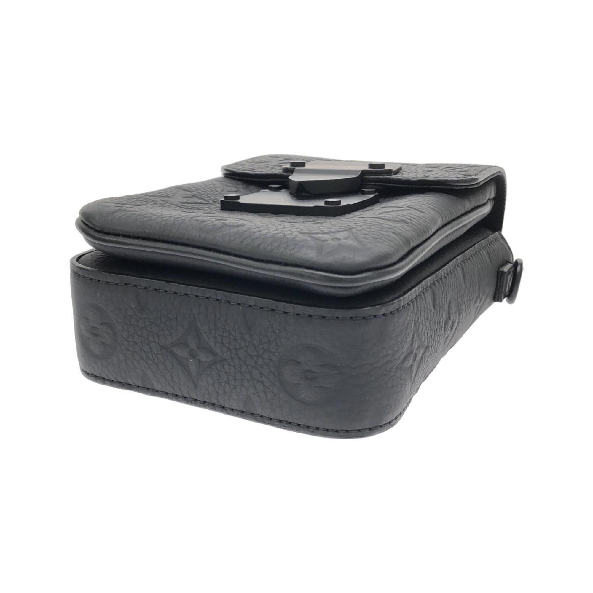 Louis Vuitton Black Leather Shoulder Bag (Pre-Owned)